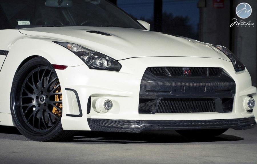  Nissan GT-R by Wald and Modulare Wheels 2014 года  (фото 16 из 17)
